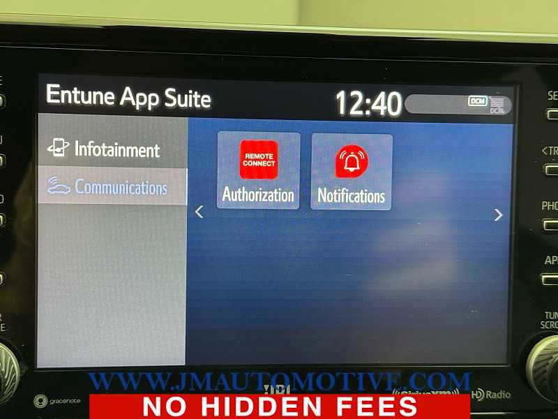 Used 2019 Toyota RAV4 XLE Premium w/ Cold Weather Package AWD/4WD image 28