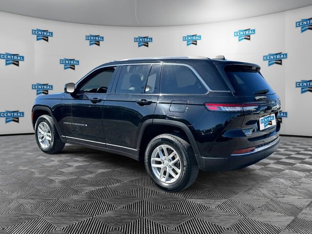 Certified 2023 Jeep Grand Cherokee Laredo w/ Luxury Tech Group I image 4