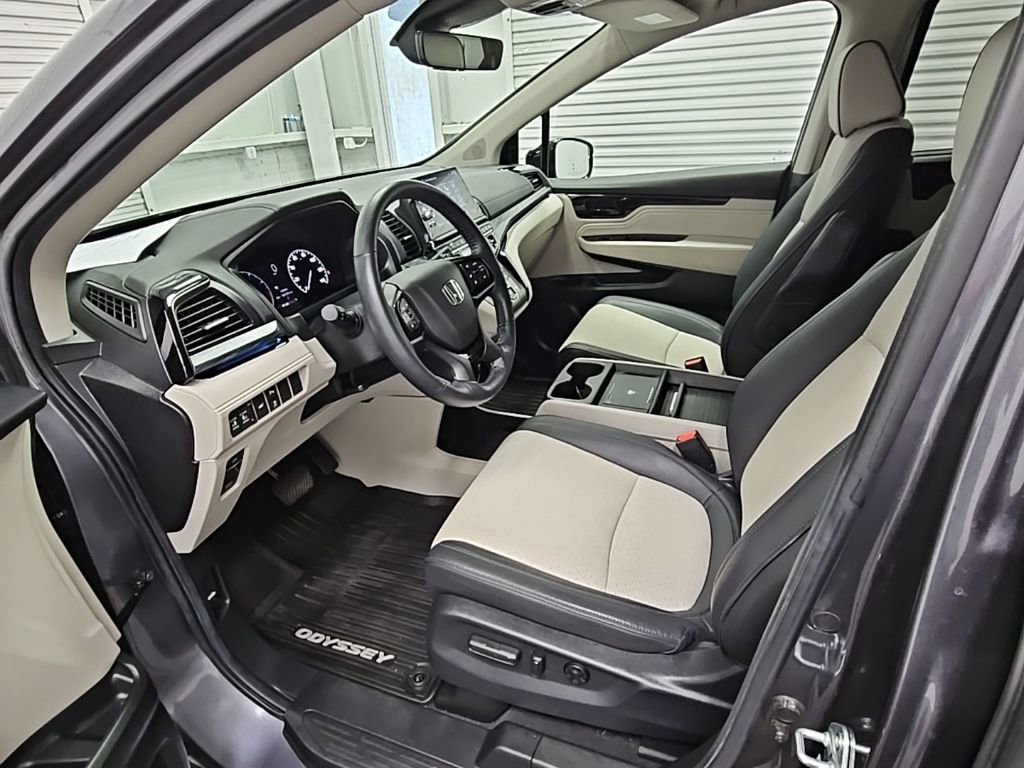 Used 2025 Honda Odyssey Elite image 11