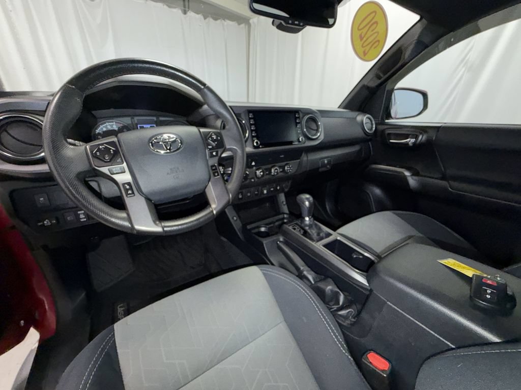 Used 2020 Toyota Tacoma TRD Off-Road w/ Technology Package AWD/4WD image 13