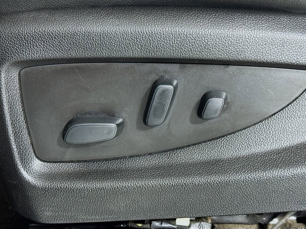 Used 2018 GMC Yukon XL SLT image 16