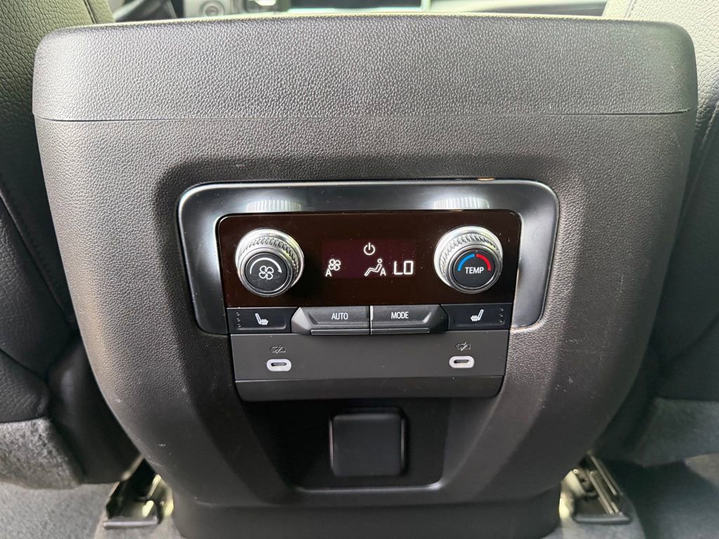 Used 2022 GMC Yukon Denali image 13