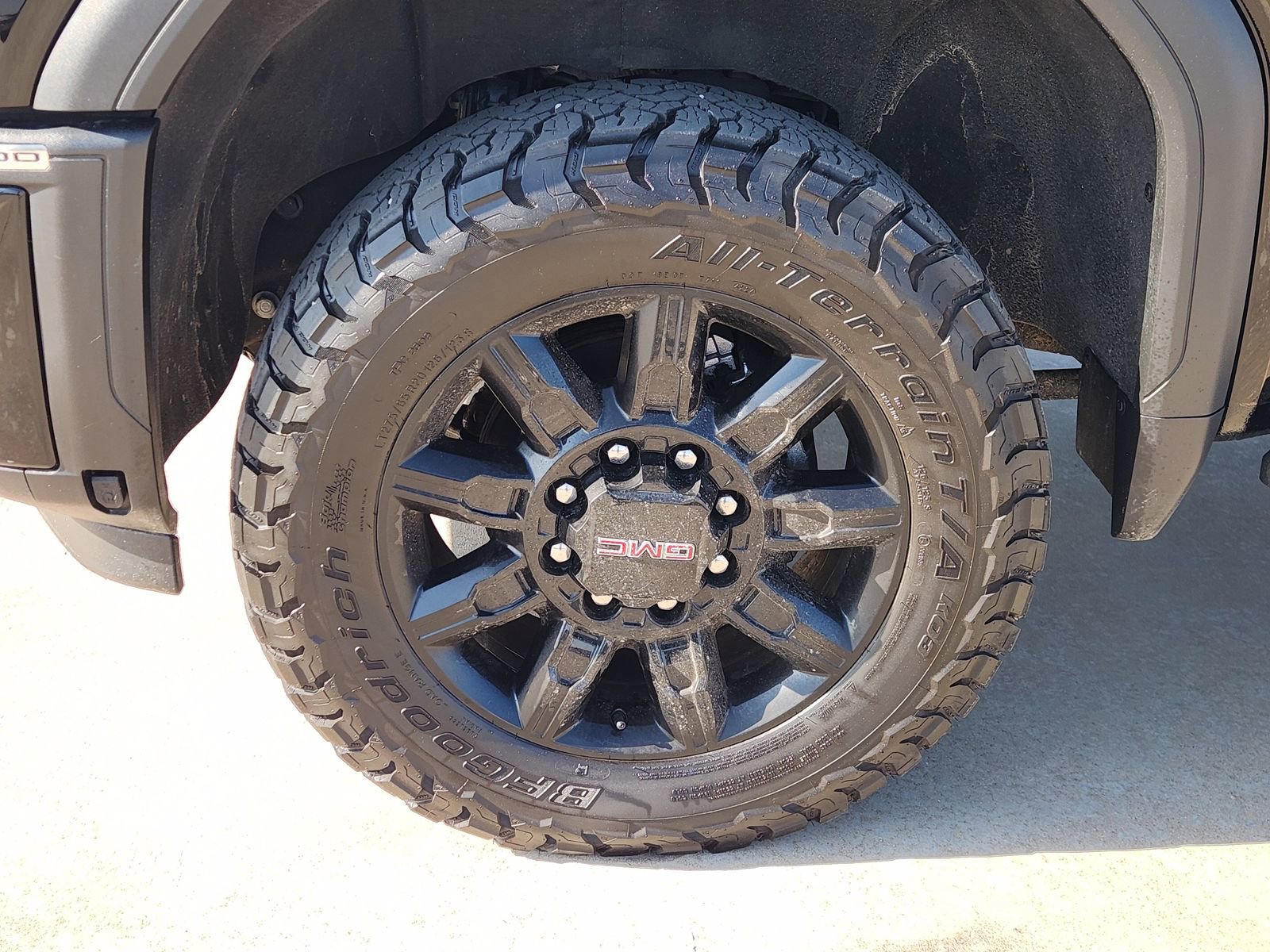 Used 2024 GMC Sierra 2500 AT4 w/ Technology Package AWD/4WD image 14