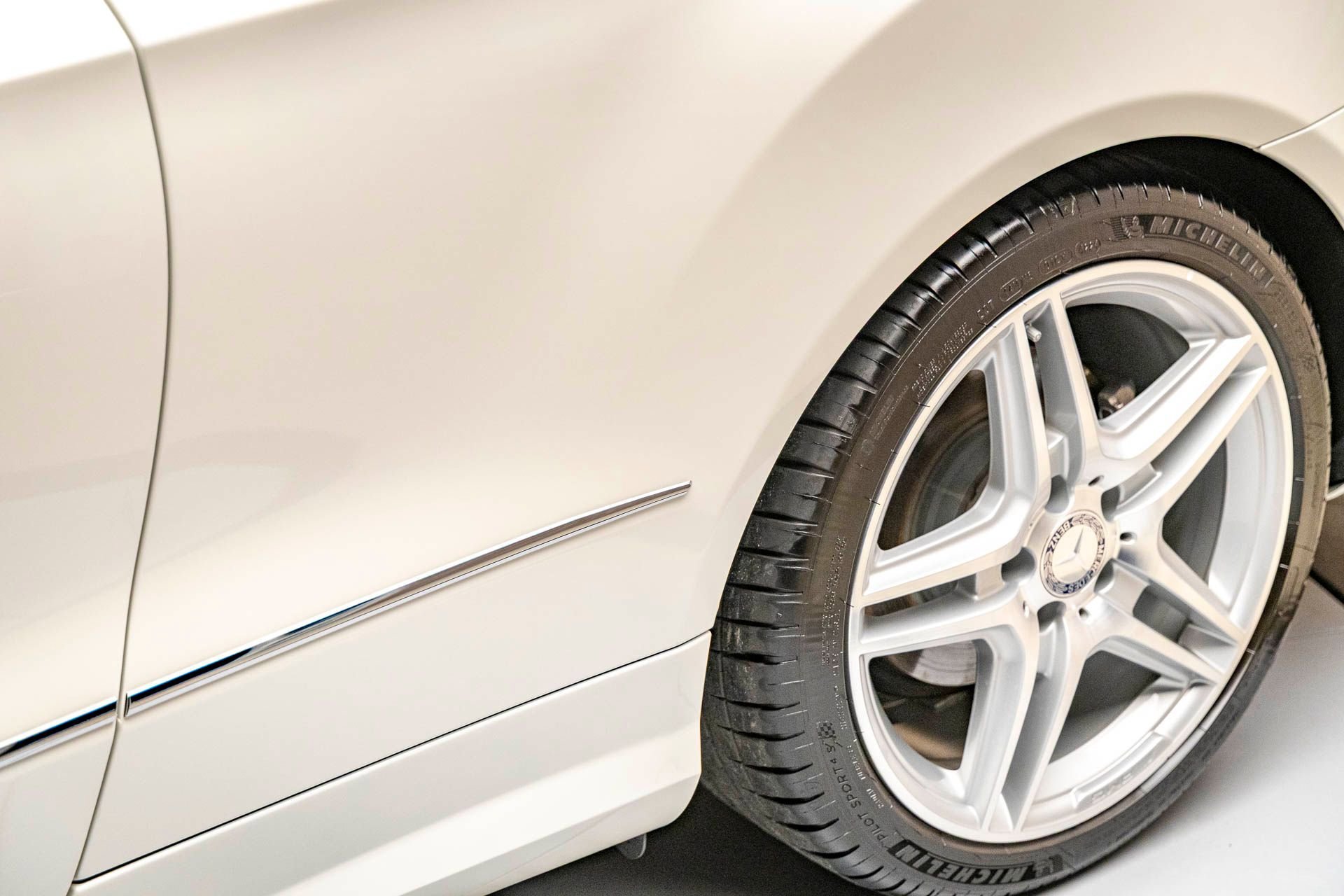 Used 2011 Mercedes-Benz E 550 Cabriolet image 20