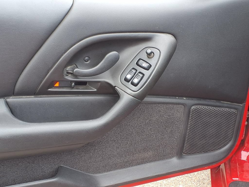 Used 2002 Chevrolet Camaro Z28 RWD image 11
