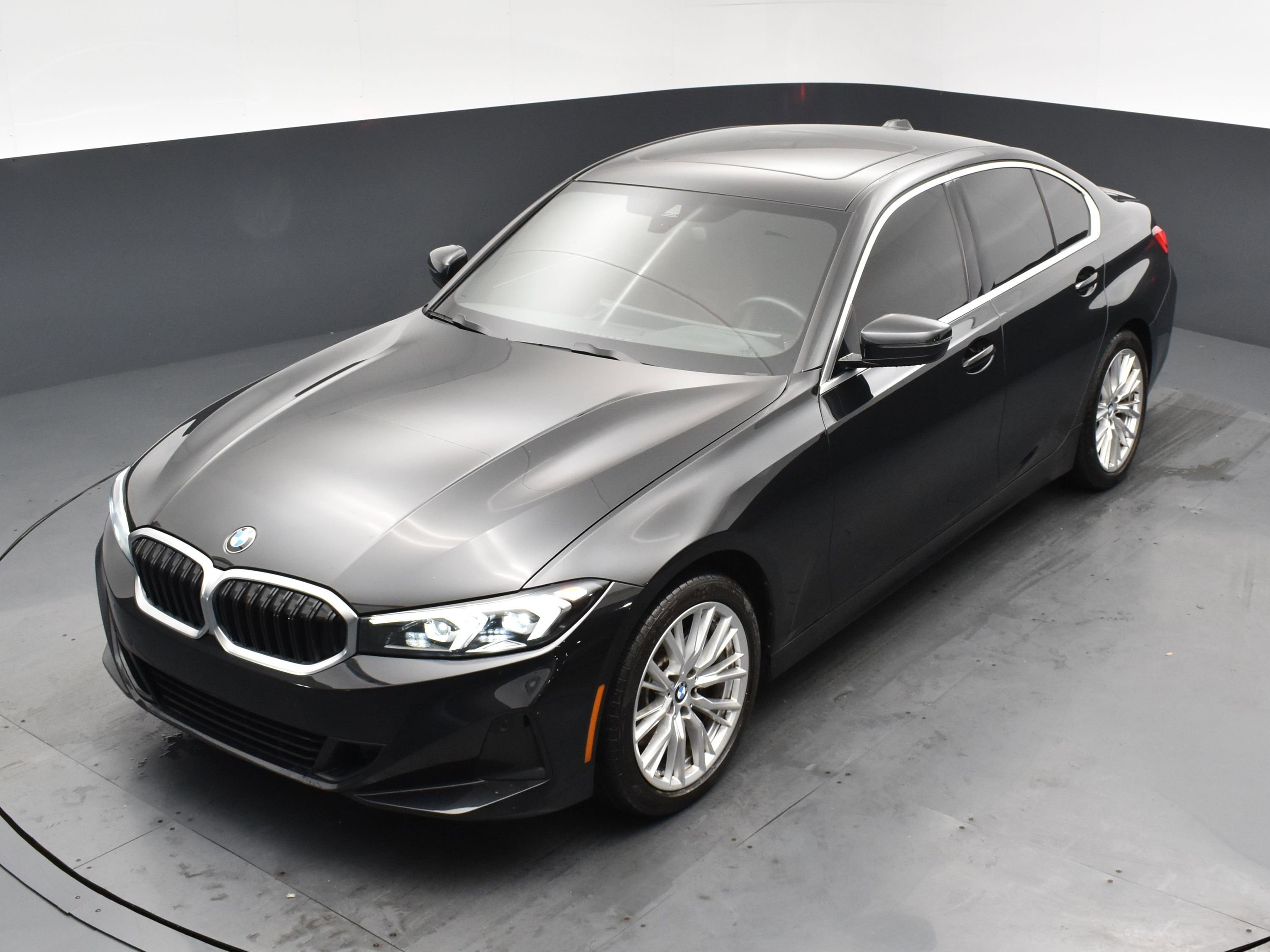 Used 2024 BMW 330i Sedan w/ Convenience Package image 21