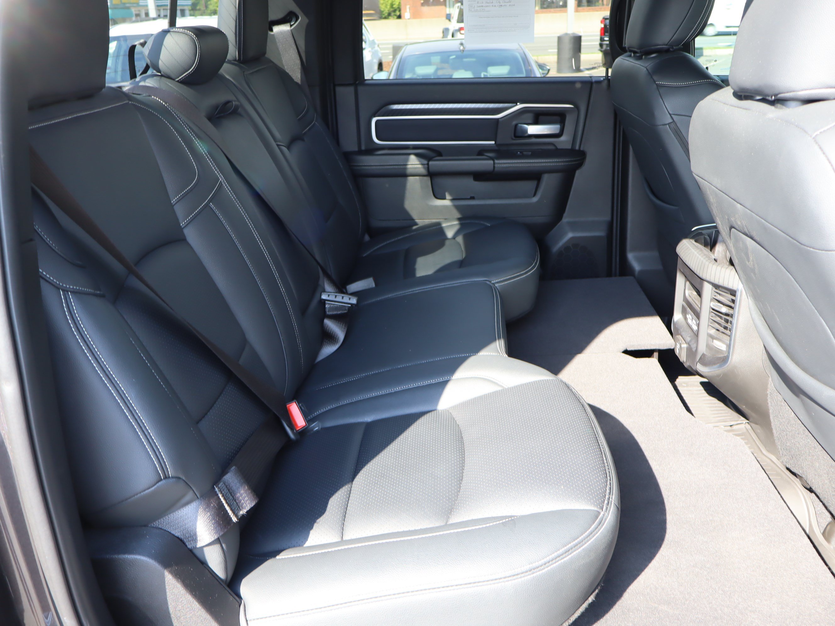 Used 2025 RAM 3500 Big Horn AWD/4WD image 36