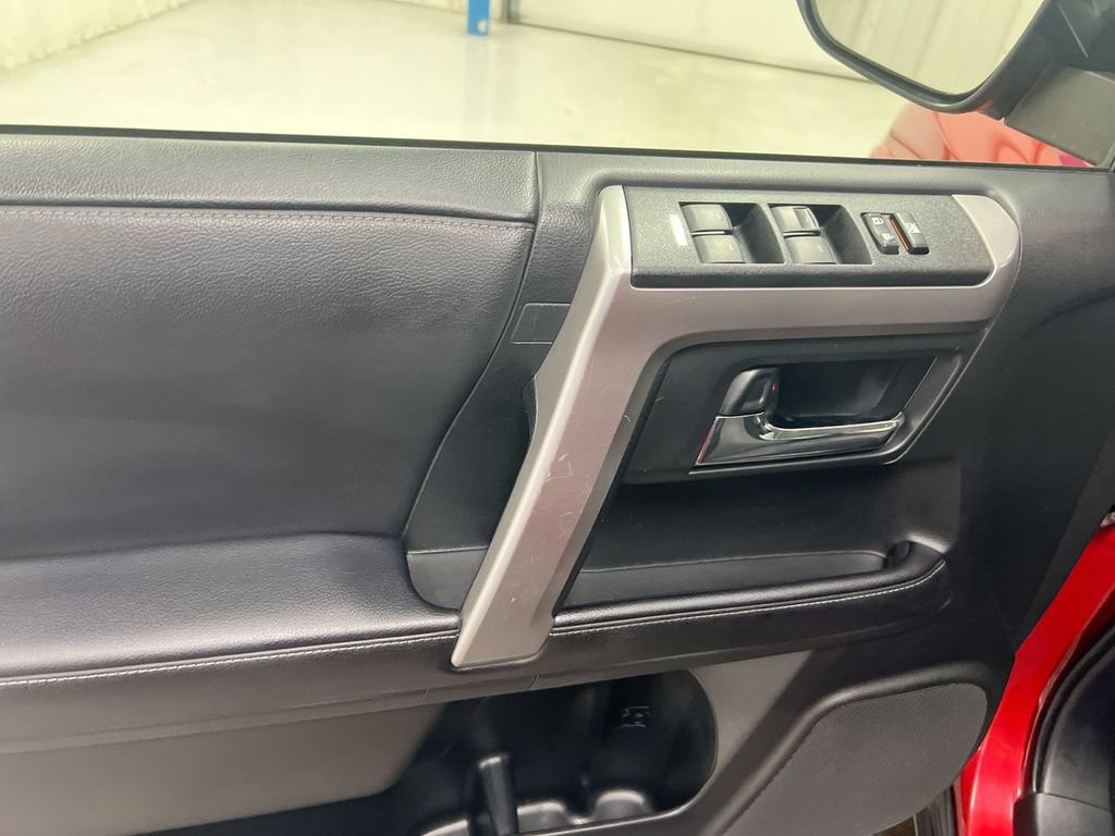 Used 2024 Toyota 4Runner SR5 AWD/4WD image 20
