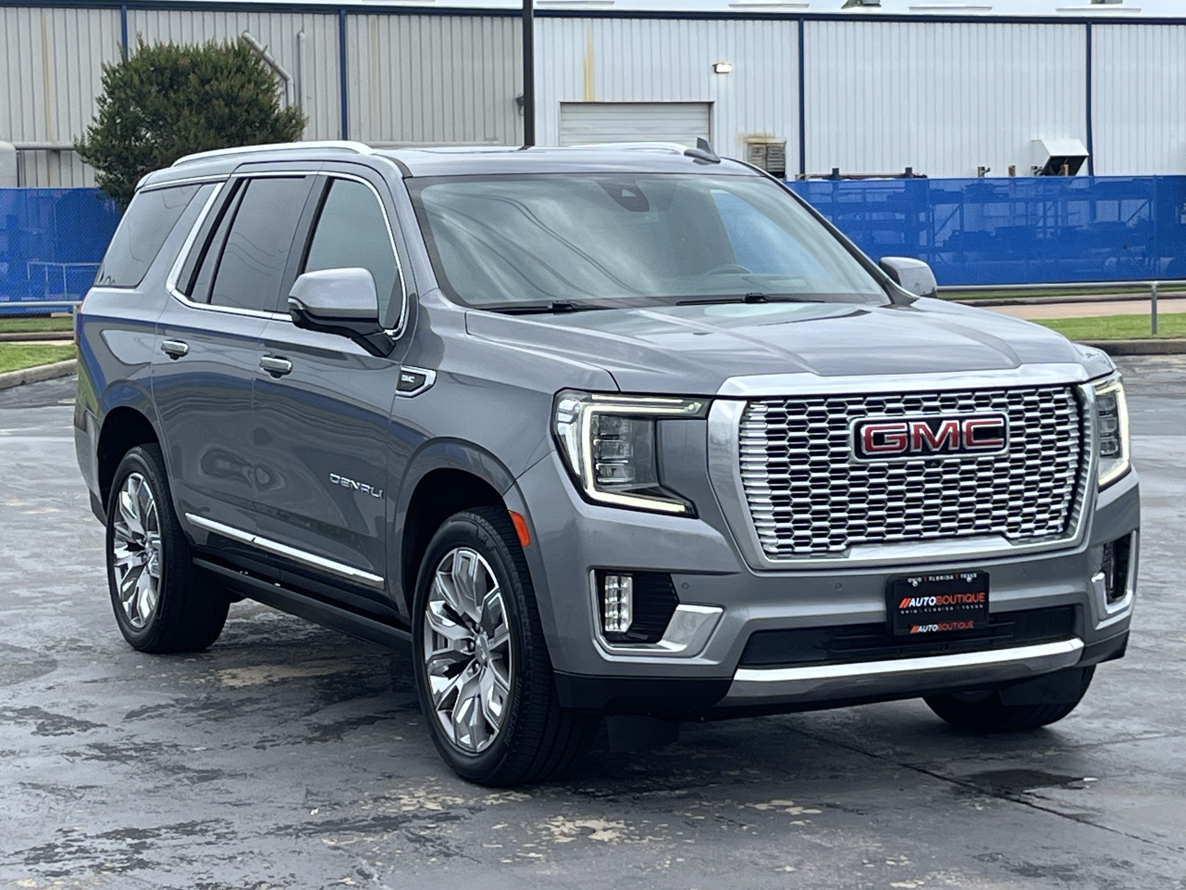 Used 2022 GMC Yukon Denali AWD/4WD image 3