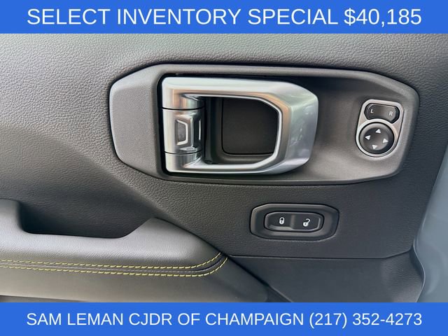 New 2025 Jeep Gladiator Sport image 17