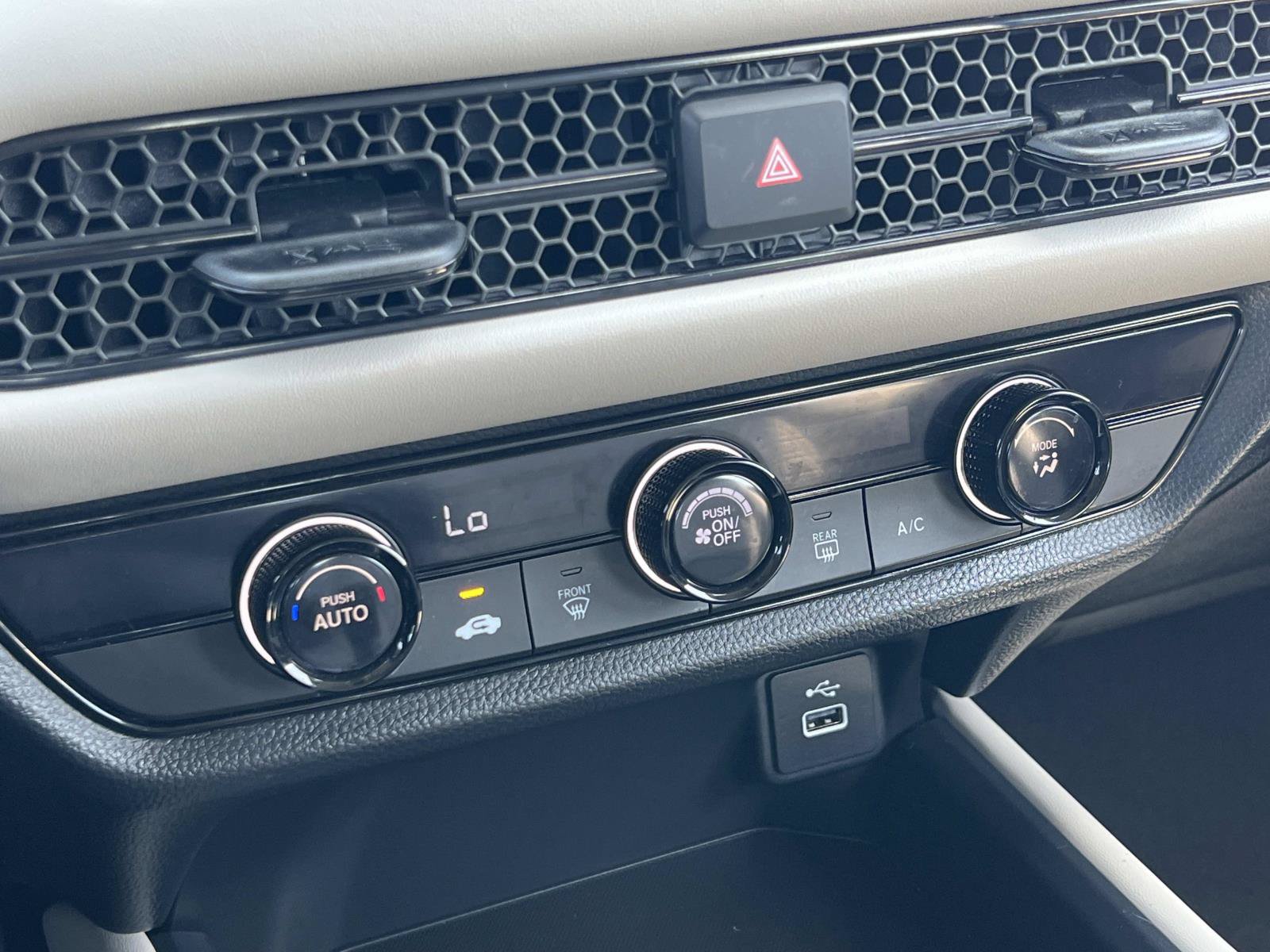 Certified 2025 Honda HR-V LX image 14