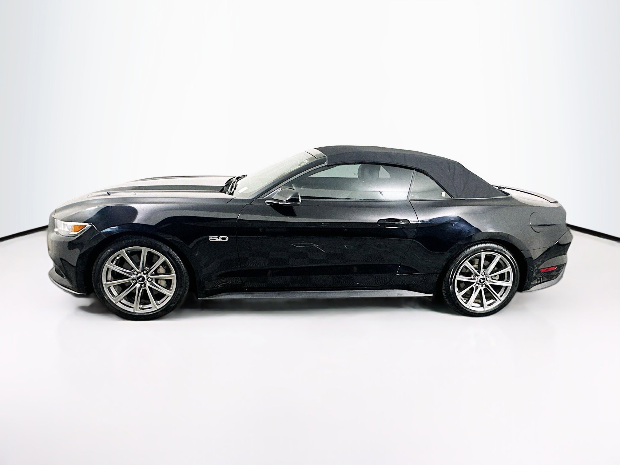 Used 2015 Ford Mustang GT Premium image 4