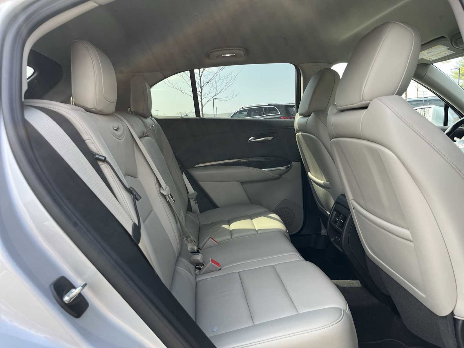 Used 2020 Cadillac XT4 Premium Luxury w/ Cold Weather Package image 12