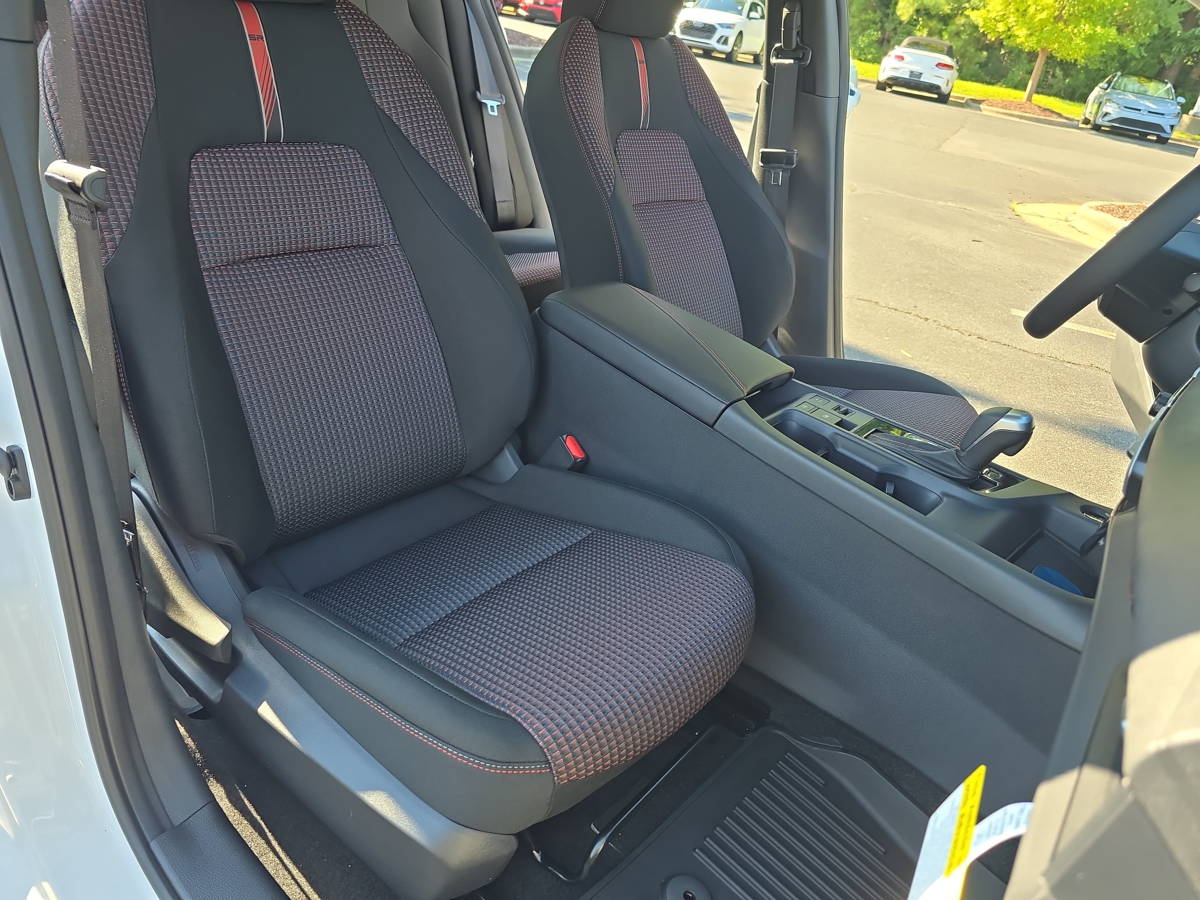 New 2027 Nissan Sentra SR w/ Floor Mat Package FWD image 10