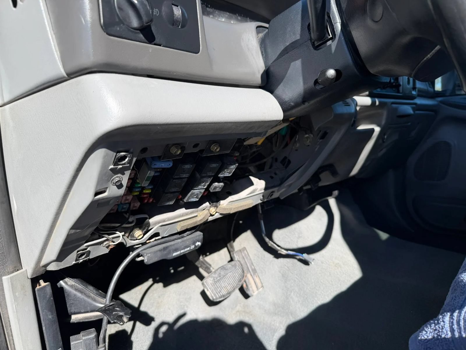 Used 2004 Ford F250 XL AWD/4WD image 11