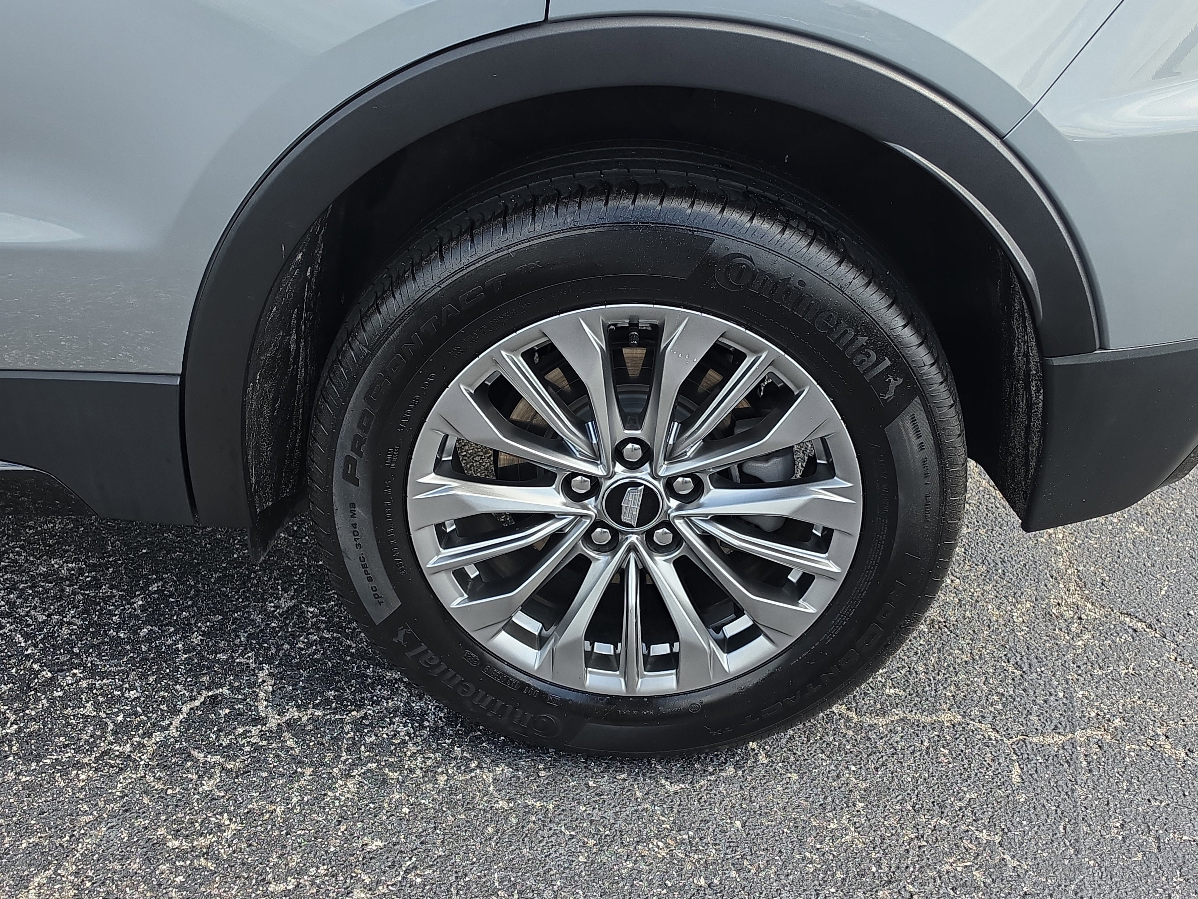 Used 2025 Cadillac XT4 Premium Luxury FWD image 5
