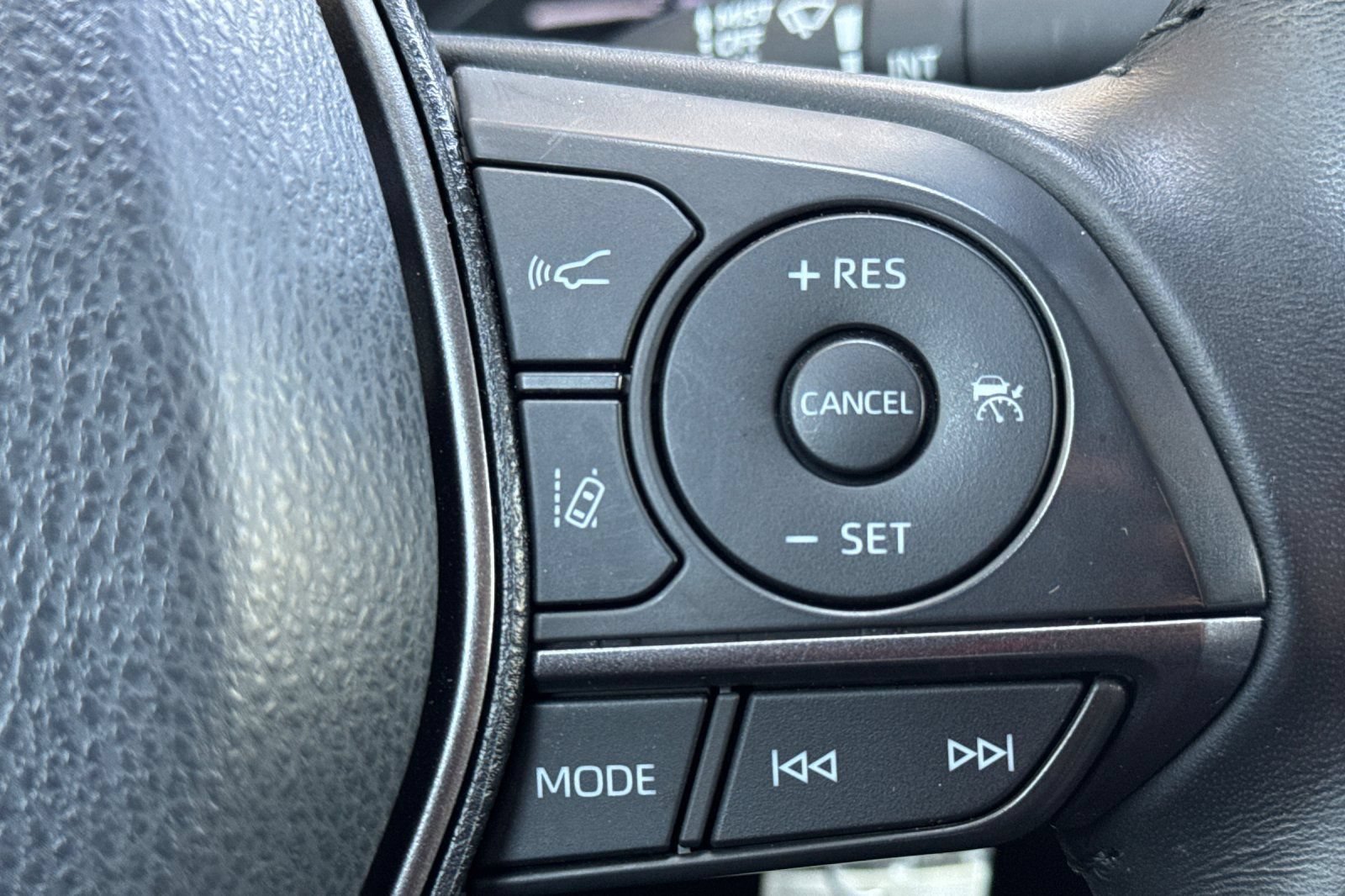 Used 2022 Toyota Camry SE FWD image 24