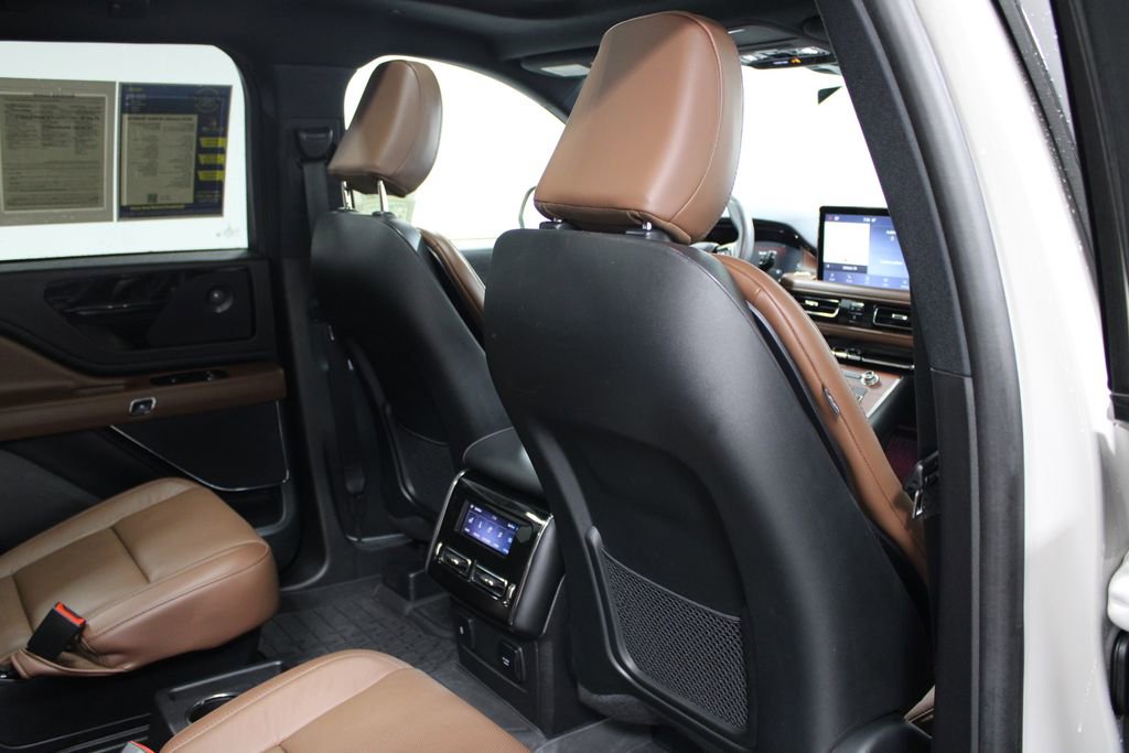 Used 2024 Lincoln Aviator Reserve w/ Equipment Group 201A image 35