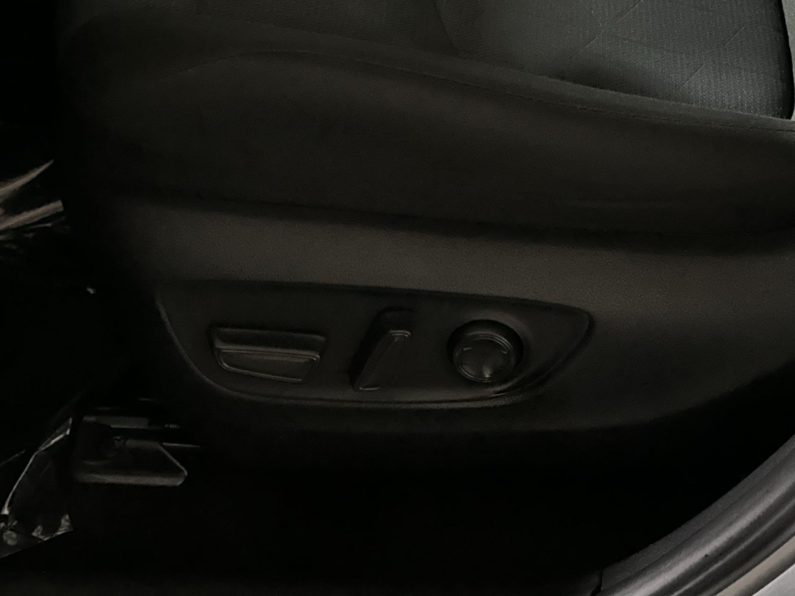 Used 2025 Toyota RAV4 XLE AWD/4WD image 19