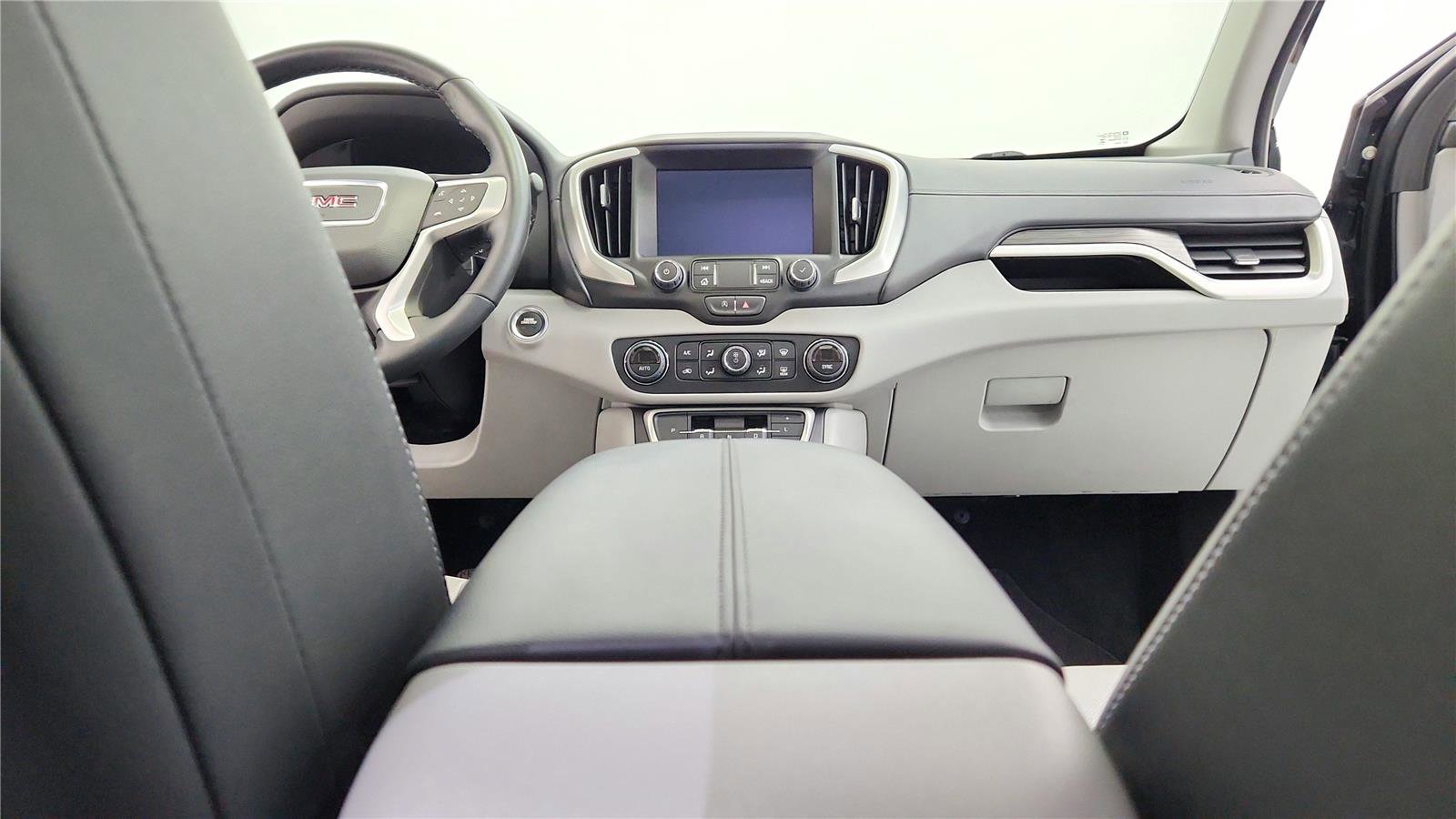 Used 2024 GMC Terrain SLT AWD/4WD image 16