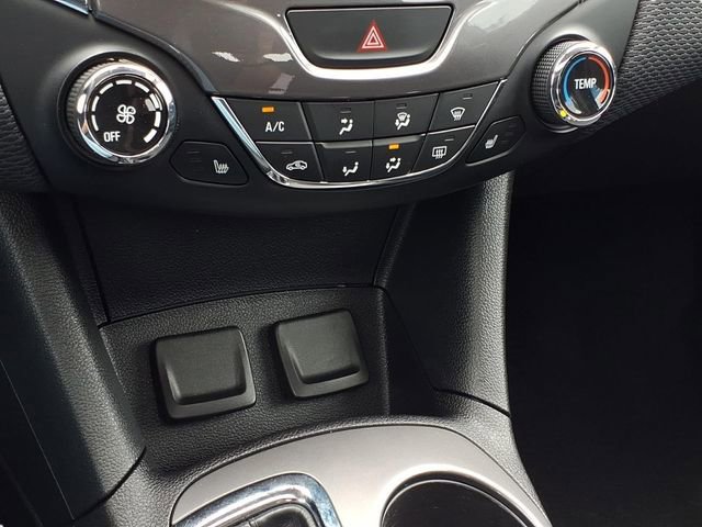 Used 2018 Chevrolet Cruze LT w/ Sun And Sound Package image 14