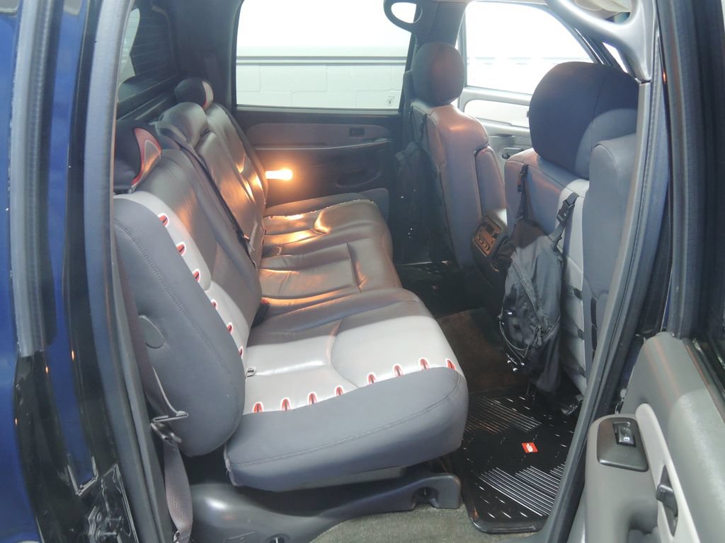 Used 2003 Chevrolet Avalanche 4x4 w/ The North Face Edition image 35