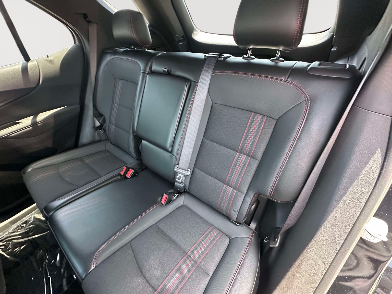 Used 2023 Chevrolet Equinox RS w/ LPO, Floor Liner Package FWD image 30