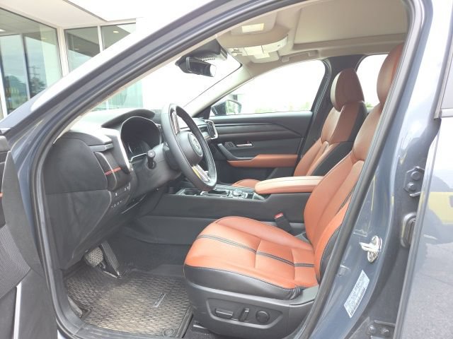 Used 2025 MAZDA CX-50 Meridian Edition w/ Apex Package AWD/4WD image 3