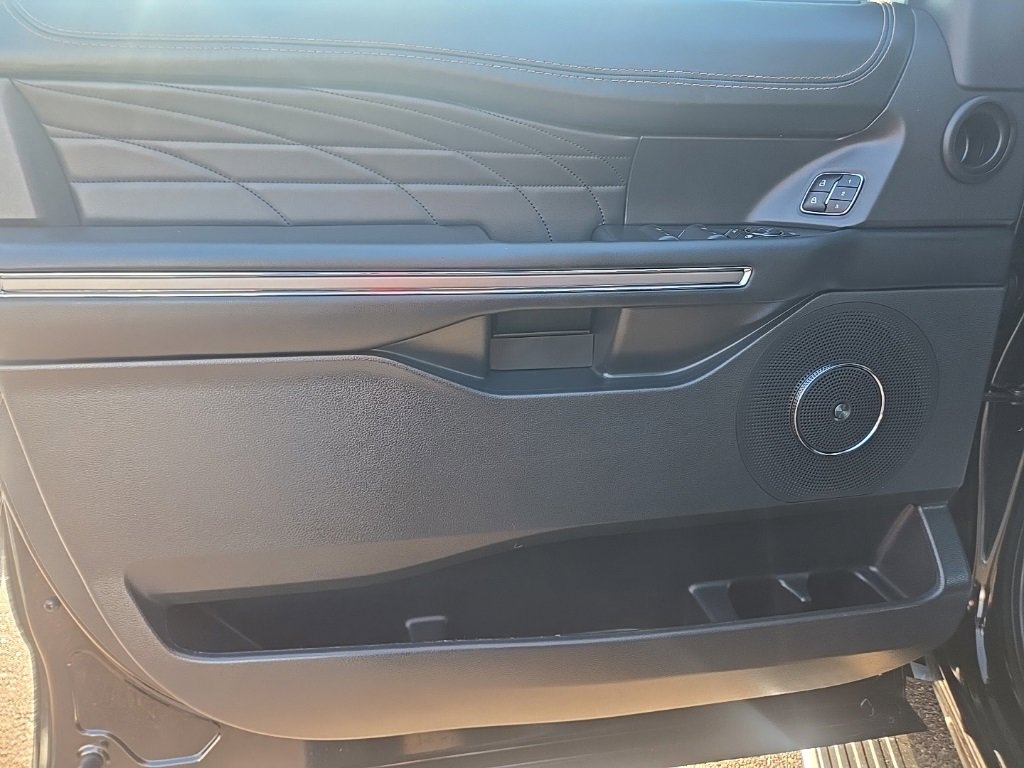 Used 2022 Ford Expedition Max Platinum image 13