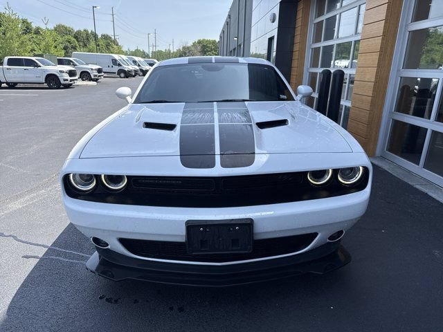 Used 2017 Dodge Challenger R/T w/ Driver Convenience Group RWD image 8