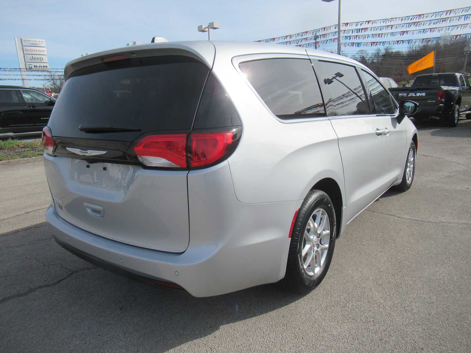 New 2026 Chrysler Voyager LX image 8