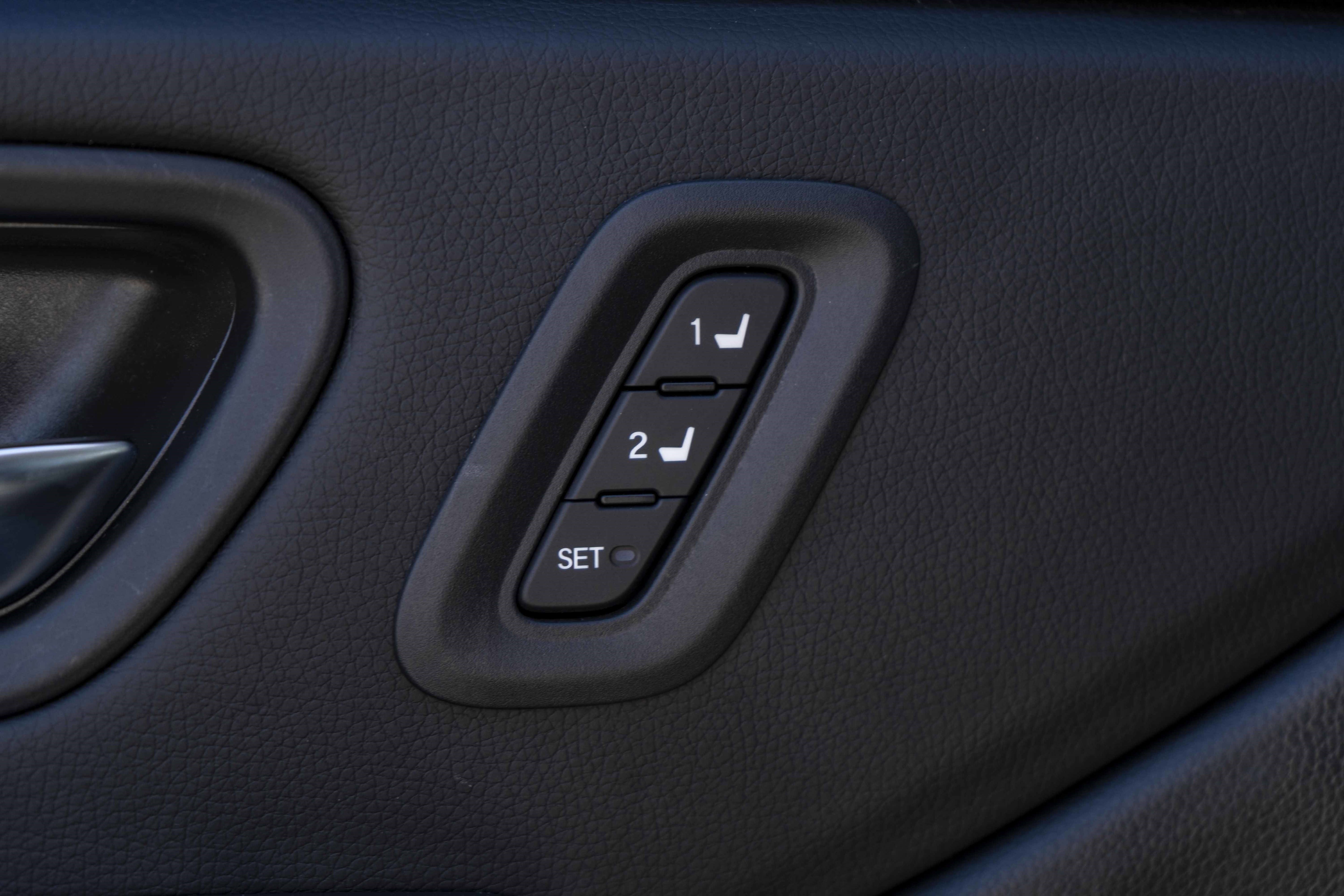 Used 2025 Honda Pilot EX-L image 34