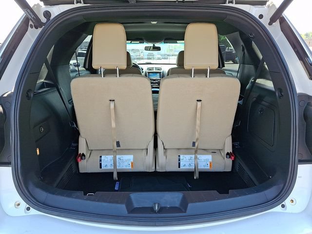 Used 2017 Ford Explorer XLT w/ Equipment Group 202A AWD/4WD image 29