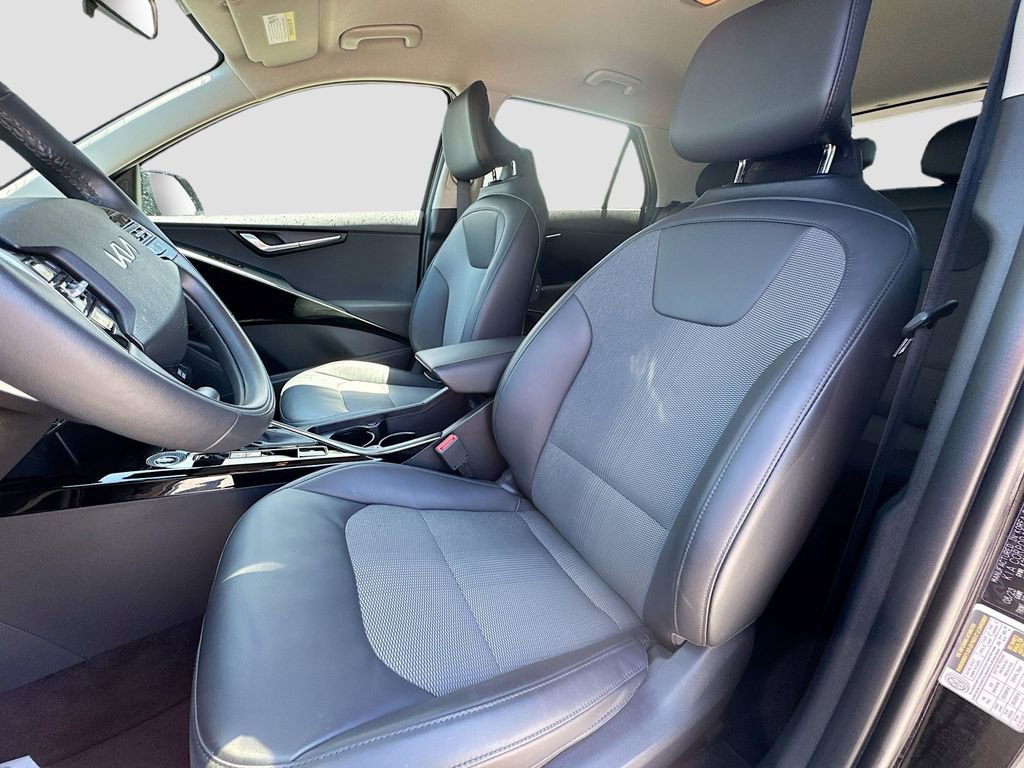 Certified 2024 Kia Niro EX FWD image 24