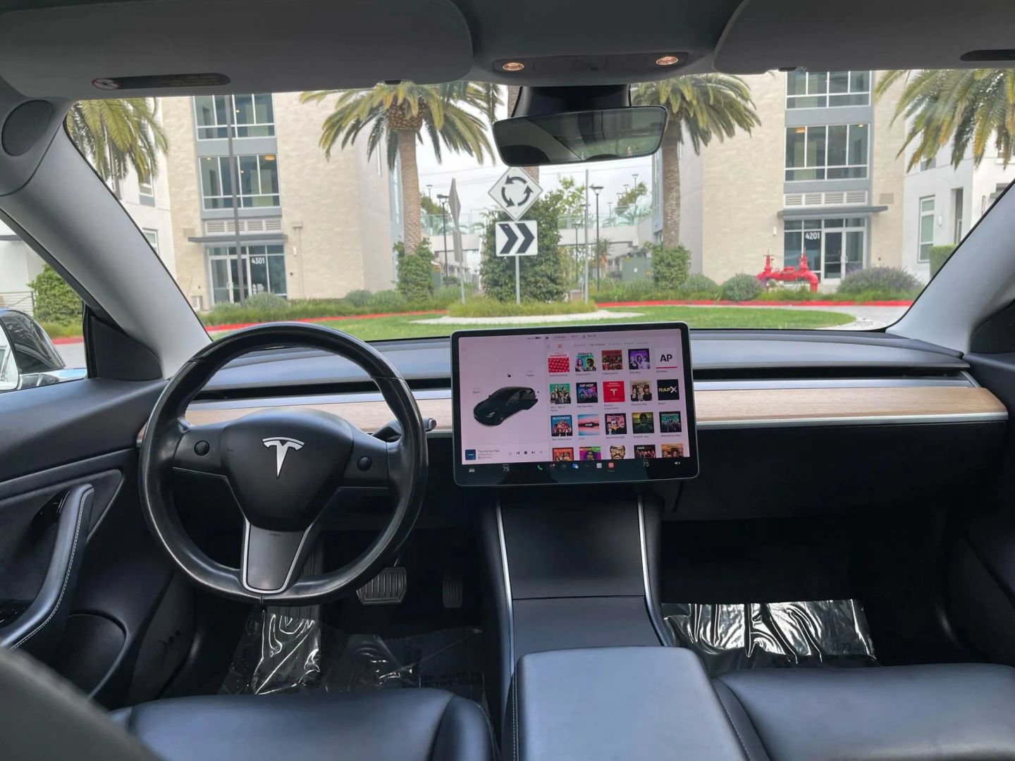 Used 2020 Tesla Model 3 Standard Range Plus RWD image 5