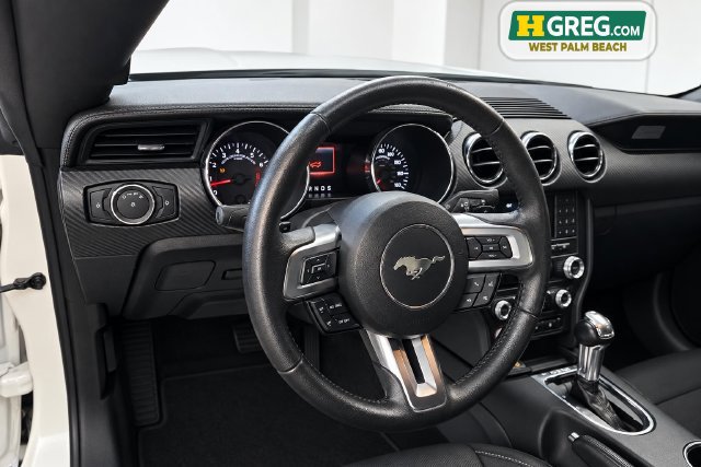 Used 2017 Ford Mustang Coupe RWD image 12