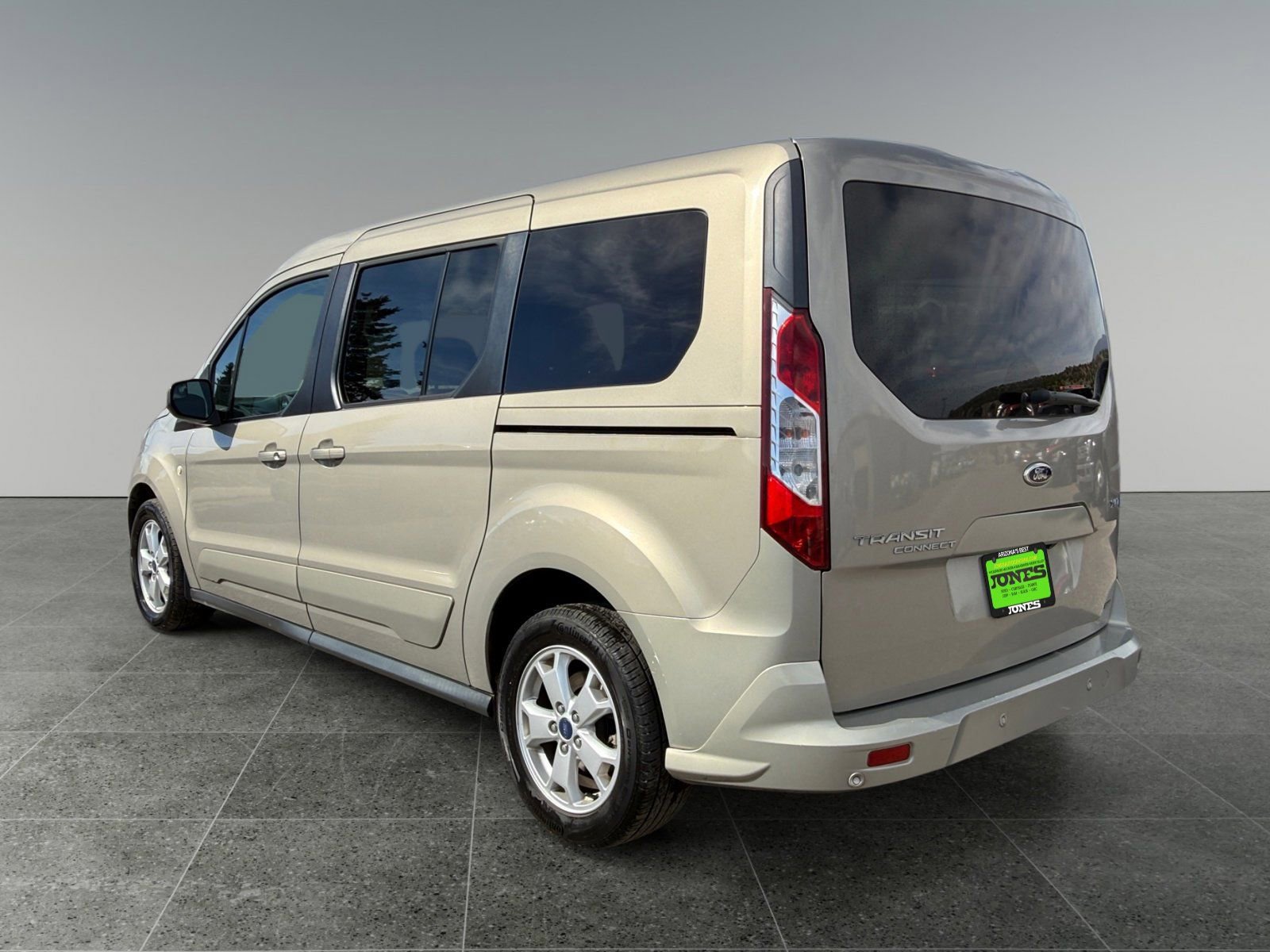 Used 2016 Ford Transit Connect XLT FWD image 4