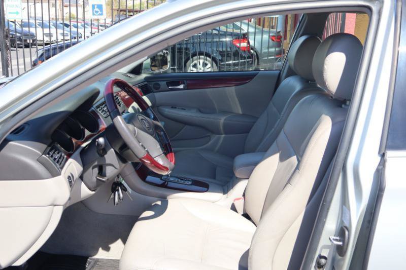 Used 2003 Lexus ES 330 FWD image 13