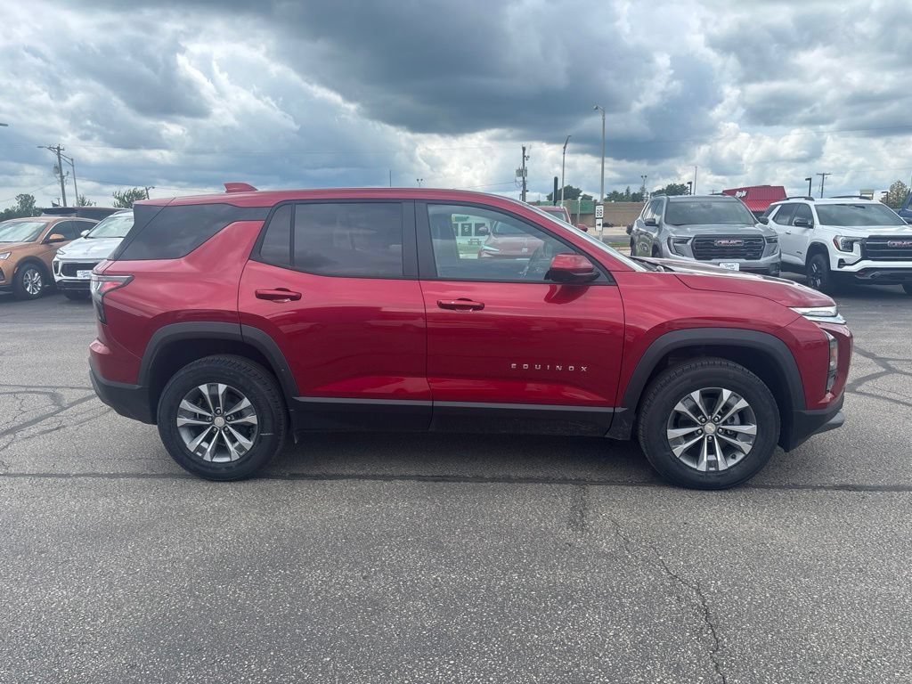 New 2026 Chevrolet Equinox LT w/ Convenience Package II AWD/4WD image 3