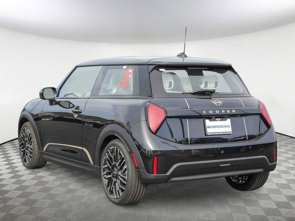Used 2026 MINI Cooper 2-Door Hardtop FWD image 8