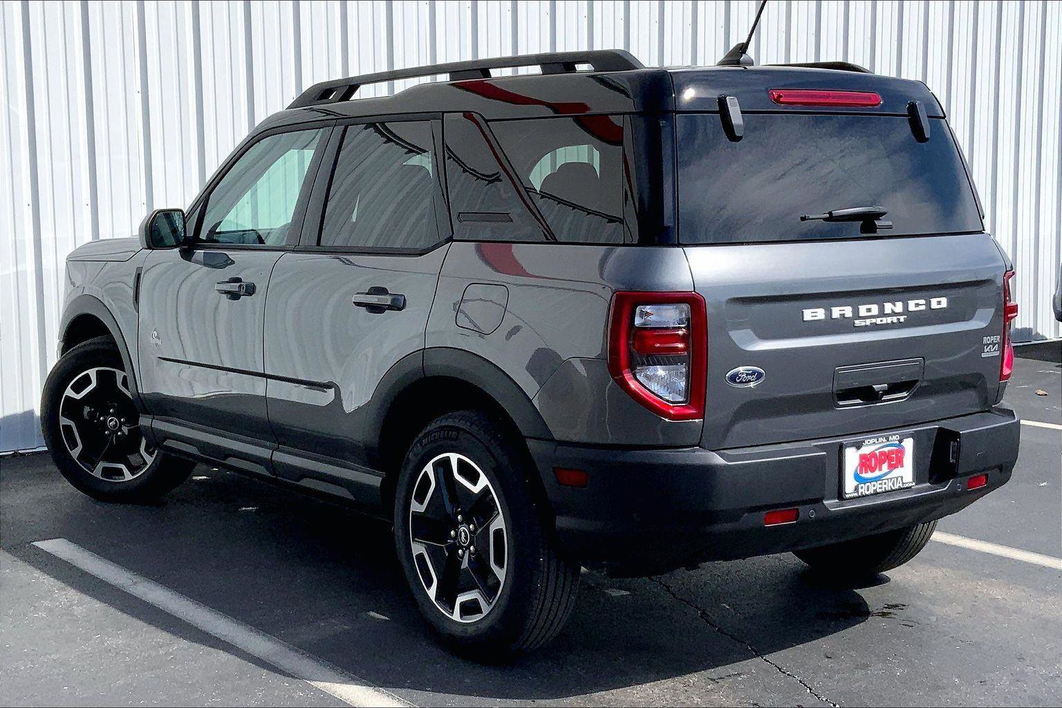 Used 2024 Ford Bronco Sport Outer Banks w/ Tech Package AWD/4WD image 10