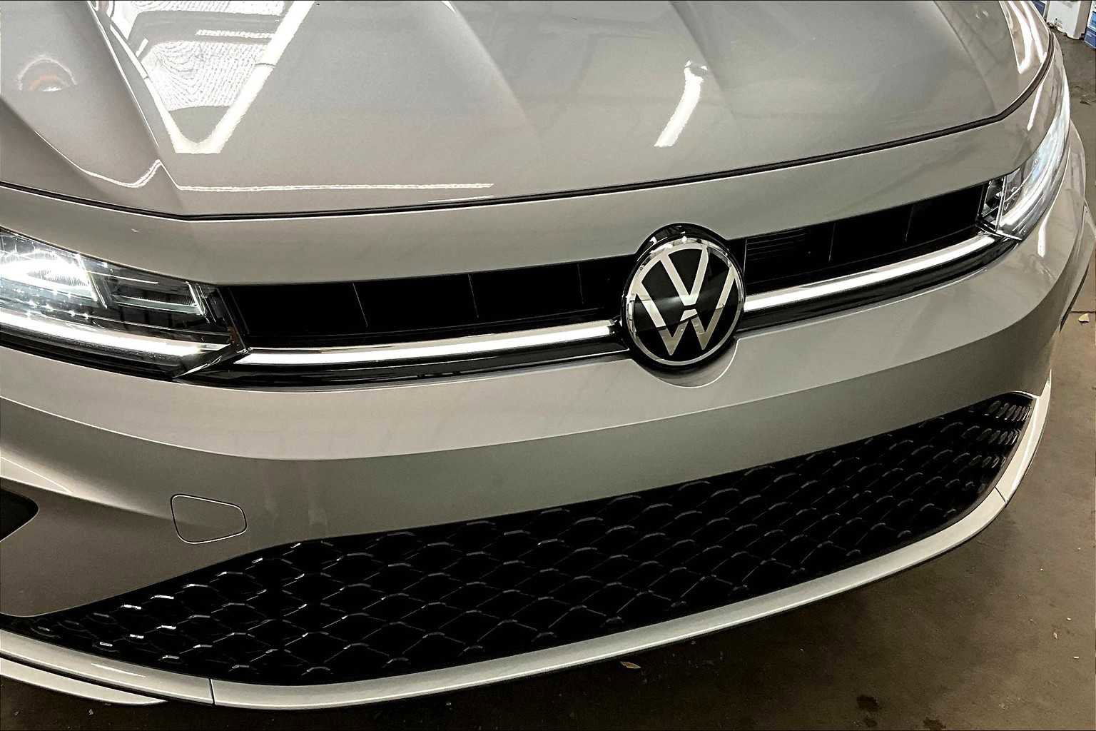 New 2025 Volkswagen Jetta SEL image 30
