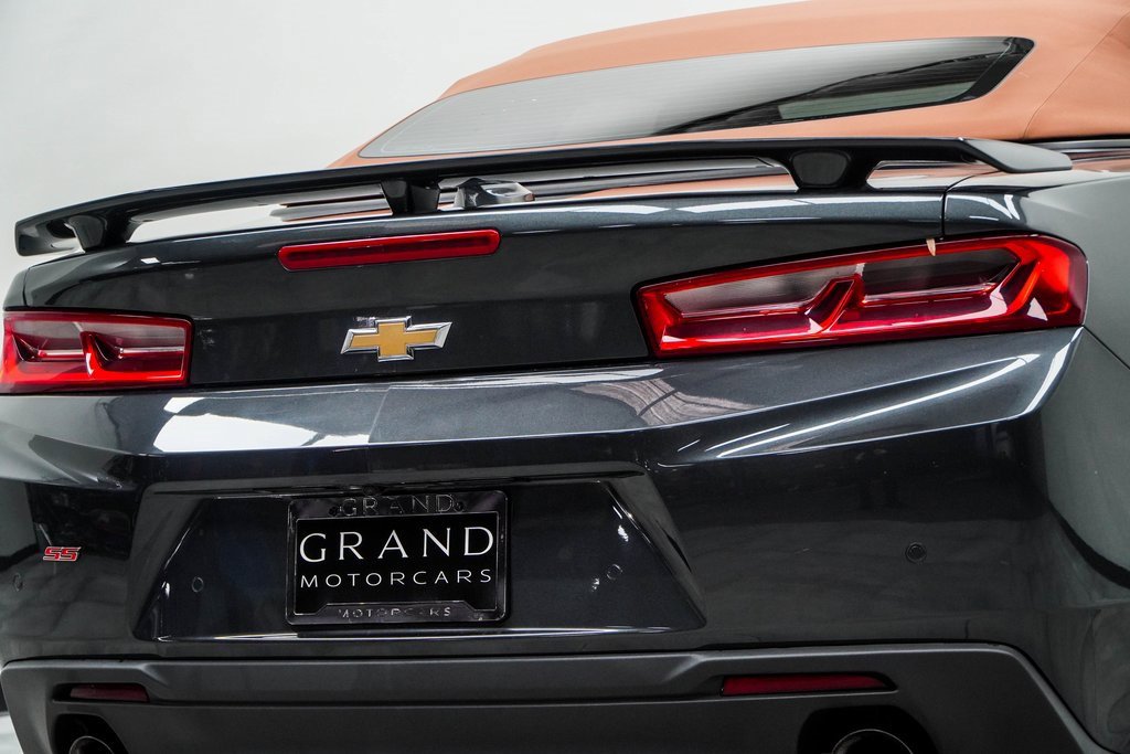 Used 2017 Chevrolet Camaro SS image 14