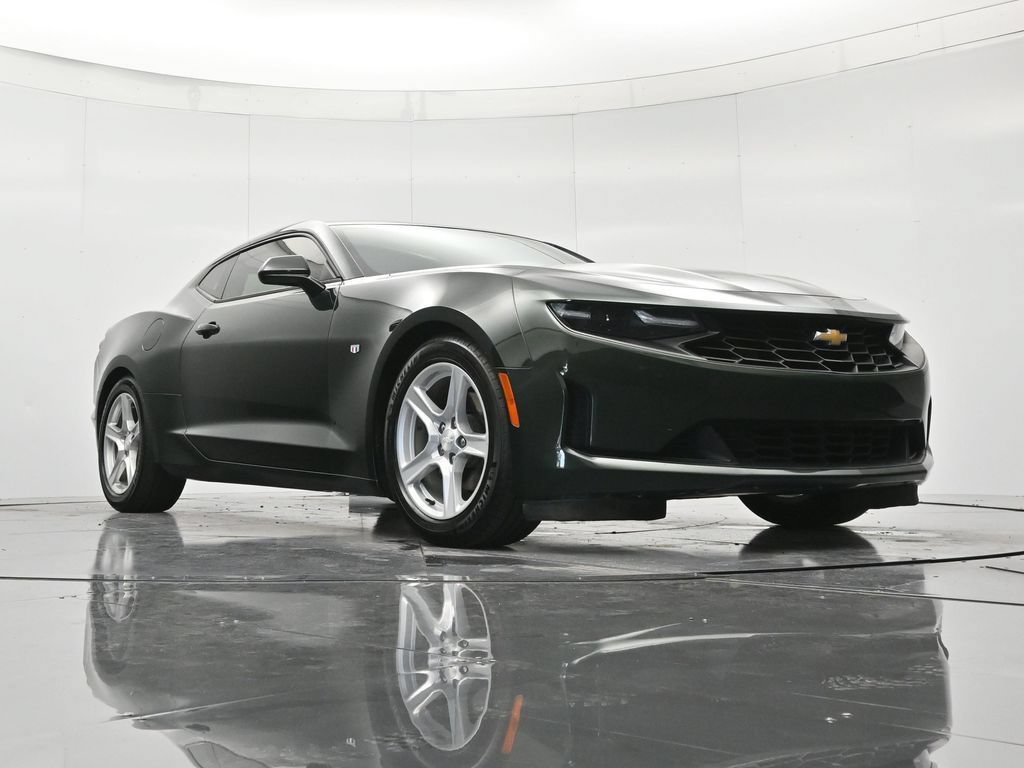 Used 2020 Chevrolet Camaro LT RWD image 34