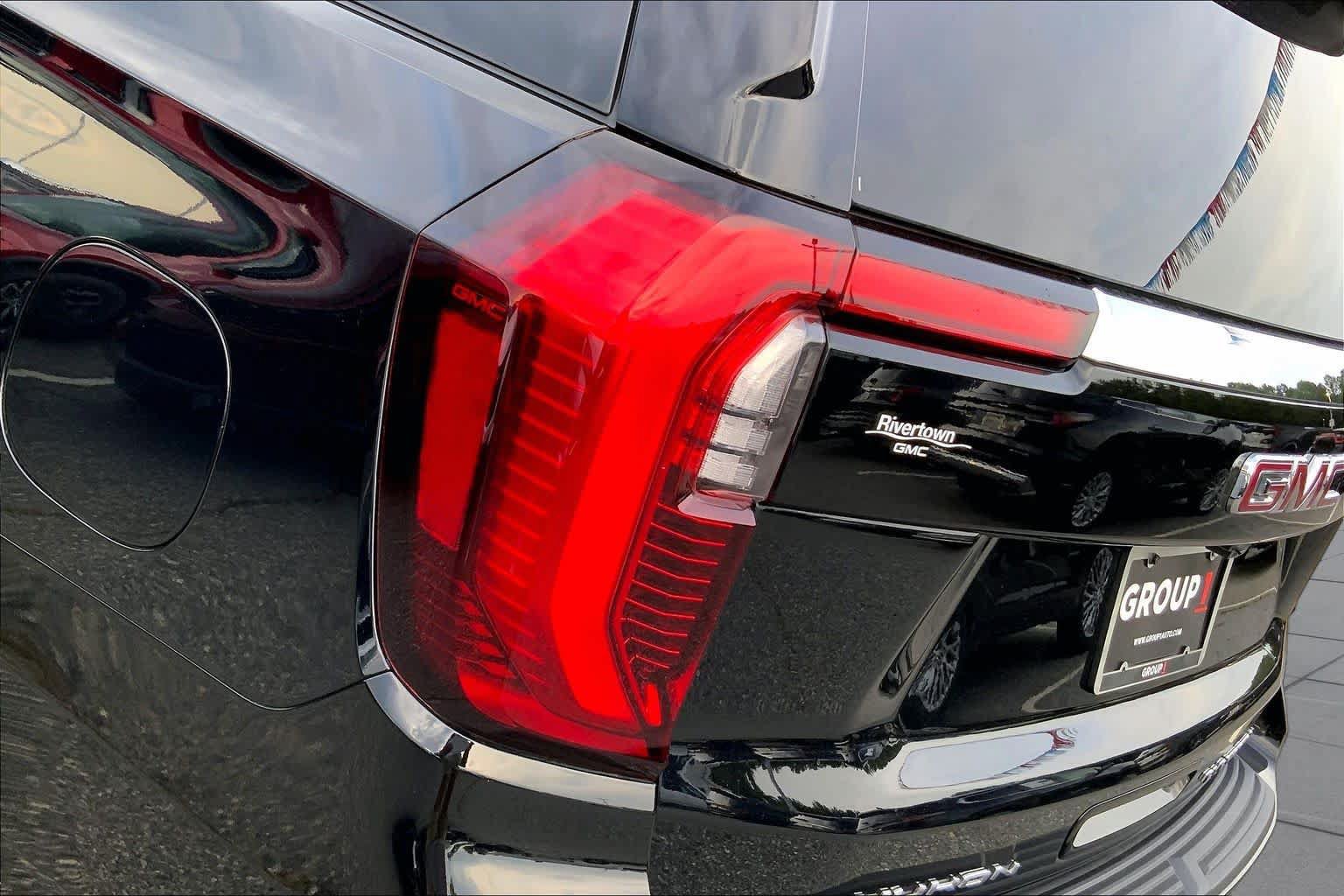 Used 2025 GMC Yukon Elevation AWD/4WD image 25