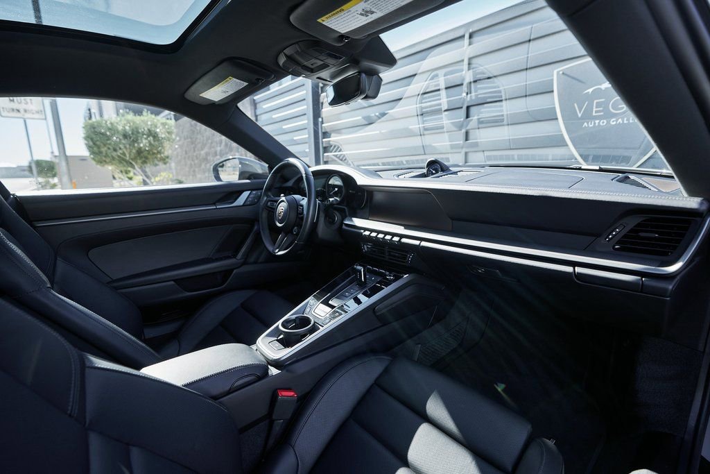 Used 2024 Porsche 911 Carrera S w/ Sport Package image 31