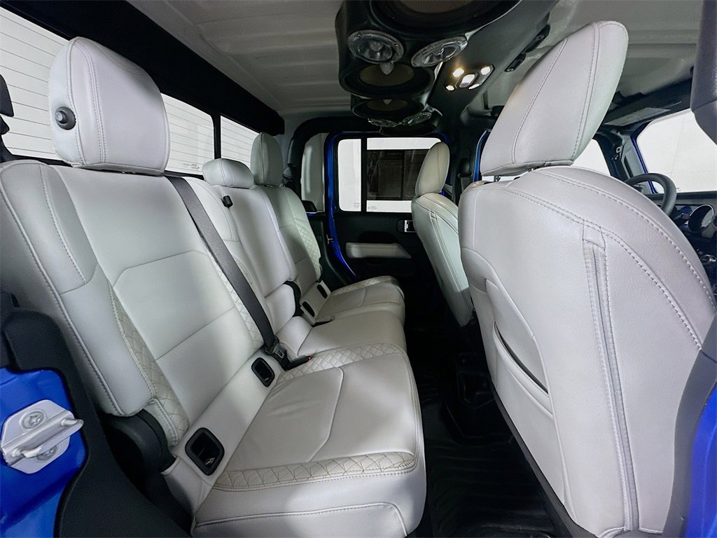 Used 2023 Jeep Gladiator Overland image 10