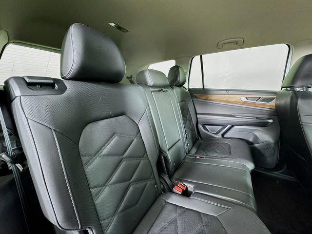 Used 2025 Volkswagen Atlas SE image 28