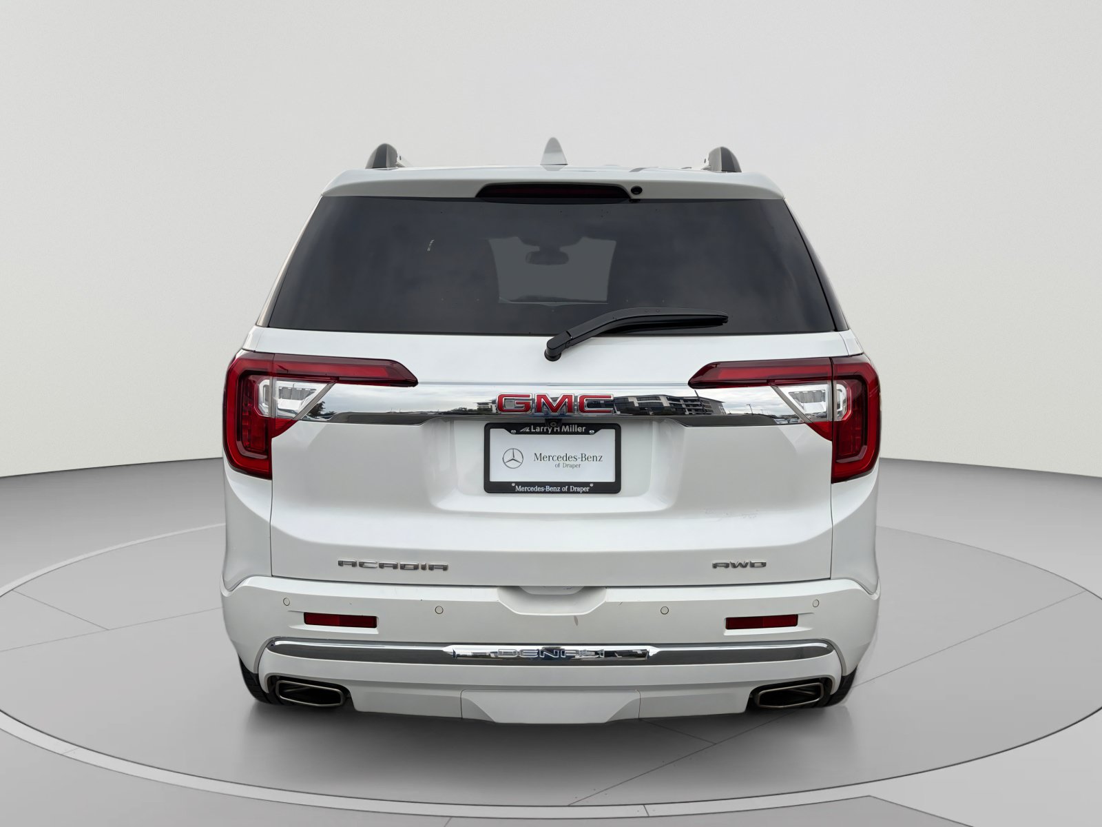 Used 2023 GMC Acadia Denali AWD/4WD image 4