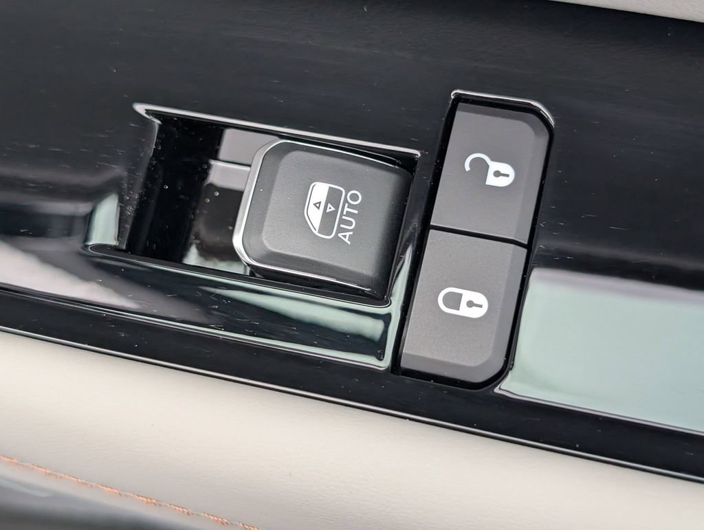 New 2026 Jeep Grand Wagoneer L Summit w/ Premium Group III AWD/4WD image 34